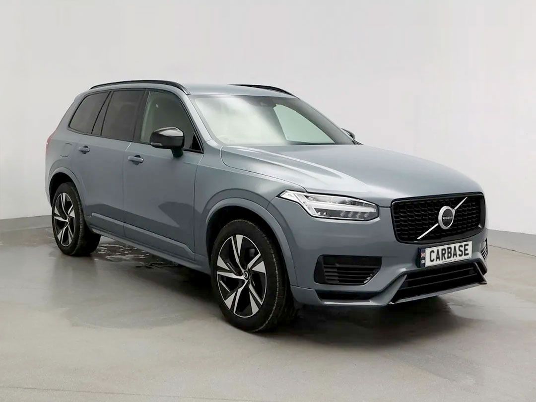 Volvo XC90 in Showroom