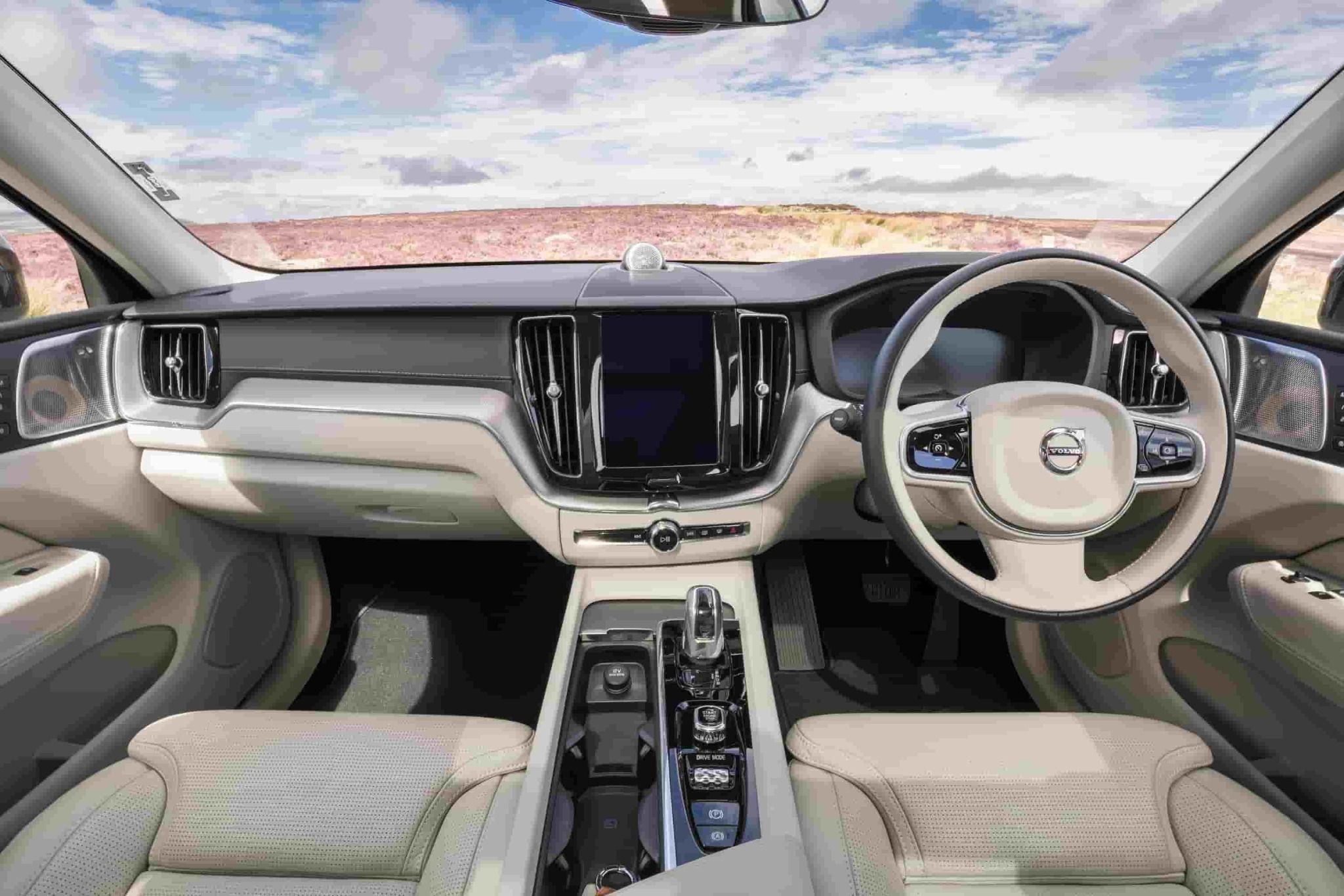 interior-of-volvo-xc60