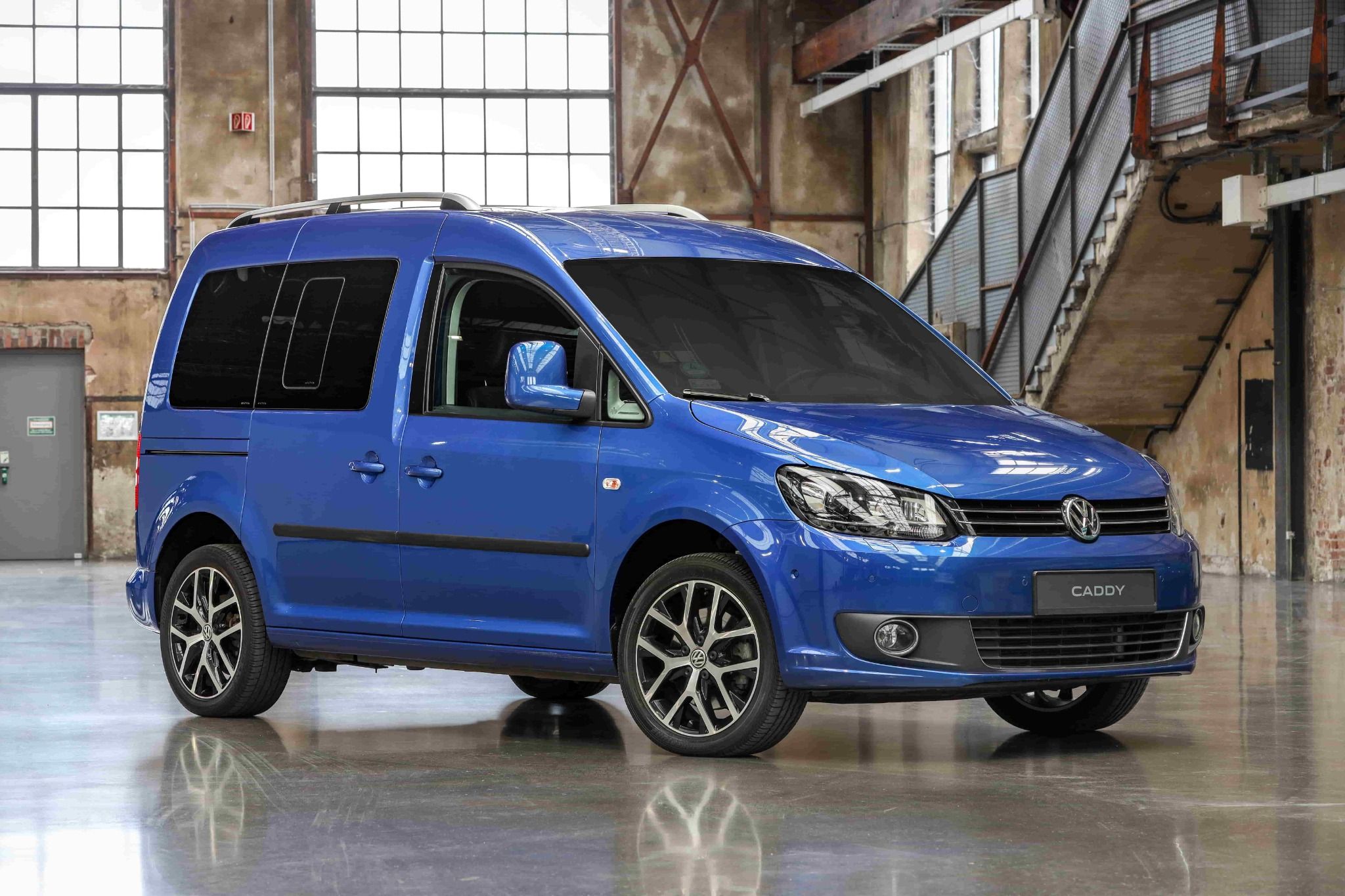 volkswagen caddy in blue